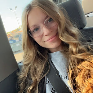 Meet your Posher, Danica